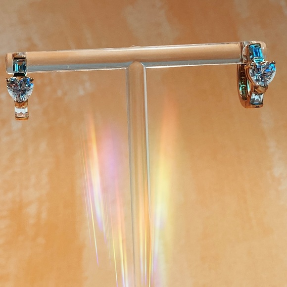 925 China Gold Plated CZ Heart Earrings - Picture 3 of 5